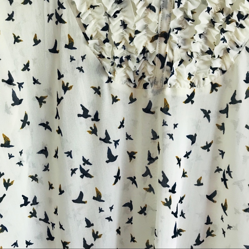 Lightweight Bird Pattern Blouse - Picture 4 of 7